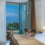 Hotel Niriides 3*