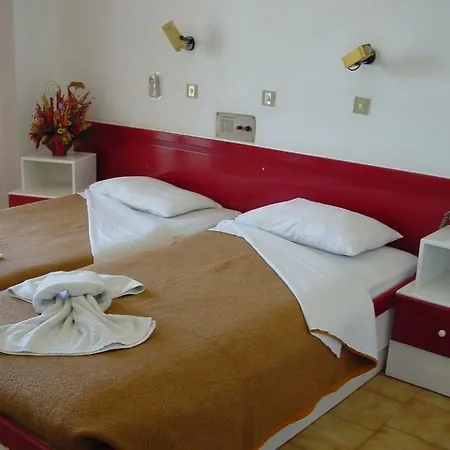 Niriides Hotel 3*