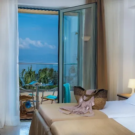 Ξενοδοχείο Niriides 3*