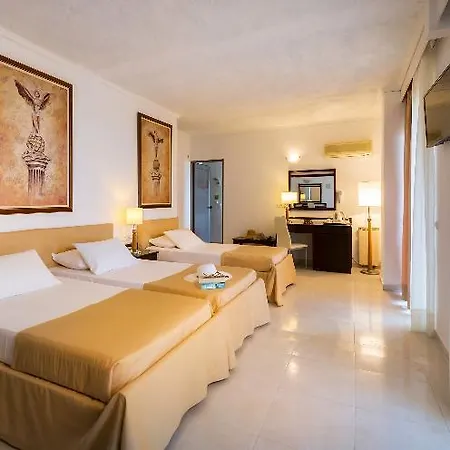 Niriides Hotel 3*