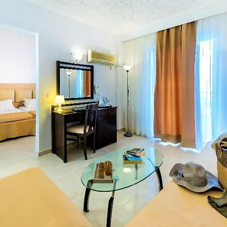 فندق Niriides 3*